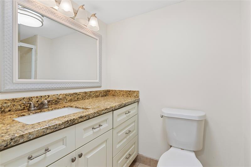 Image 13 of 41 For 720 Bayshore Dr  701
