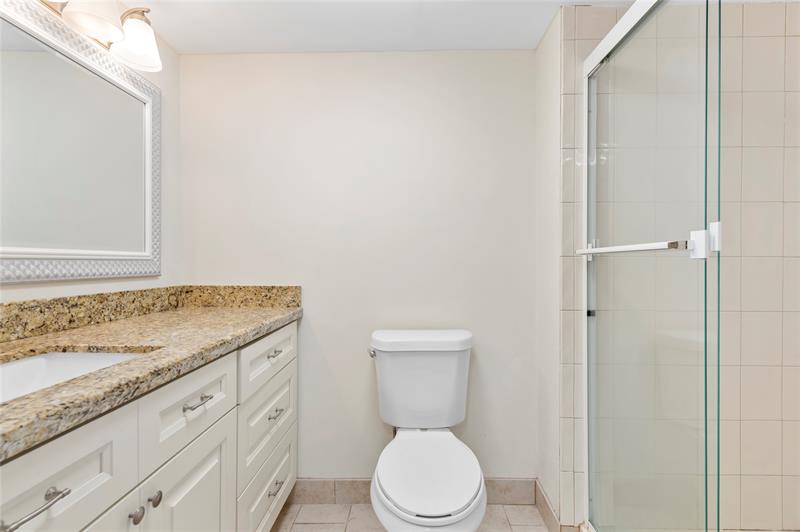 Image 14 of 41 For 720 Bayshore Dr  701