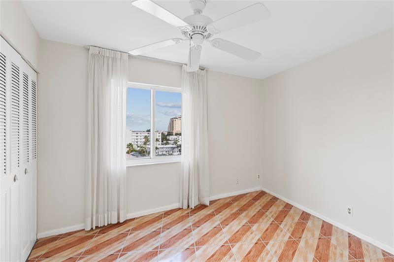 Image 16 of 41 For 720 Bayshore Dr  701