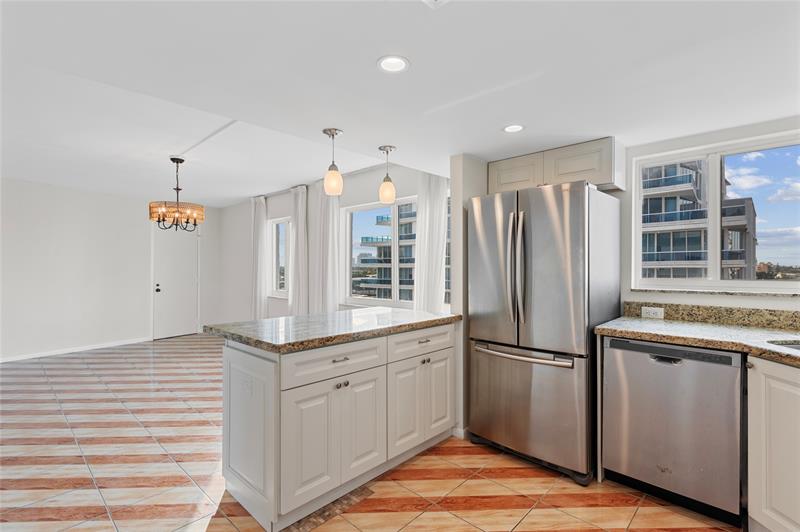 Image 22 of 41 For 720 Bayshore Dr  701