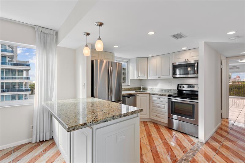 Image 23 of 41 For 720 Bayshore Dr  701