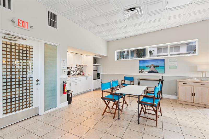 Image 32 of 41 For 720 Bayshore Dr  701
