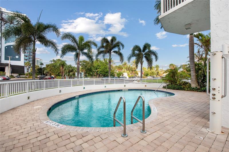 Image 34 of 41 For 720 Bayshore Dr  701