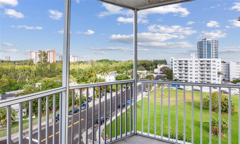 Image 8 of 41 For 720 Bayshore Dr  701
