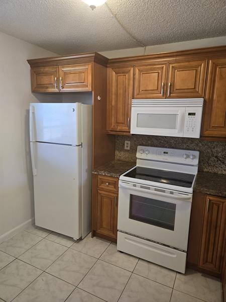 Image 7 of 16 For 10481 8th St  102