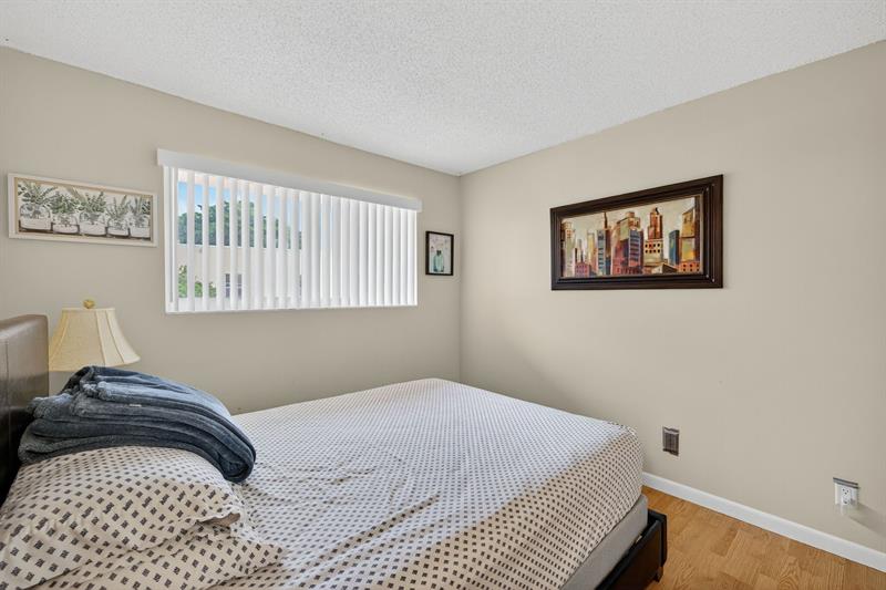Image 5 of 14 For 8400 Lagos De Campo Blvd  303