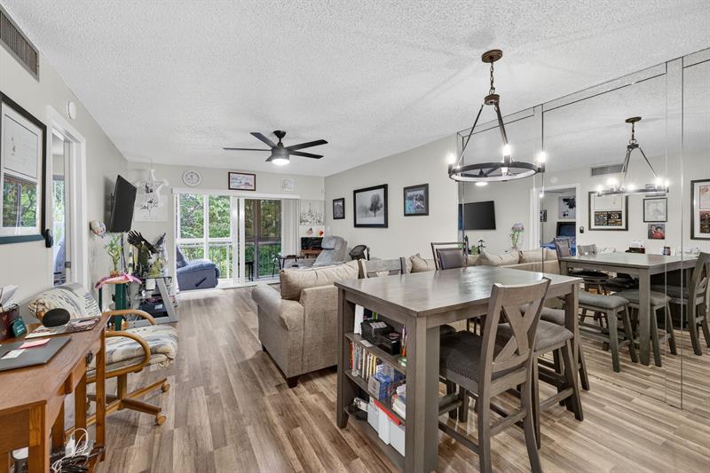 Image 9 of 14 For 8400 Lagos De Campo Blvd  303