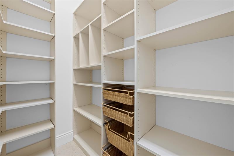 Image 19 of 42 For 861 Nafa Dr  