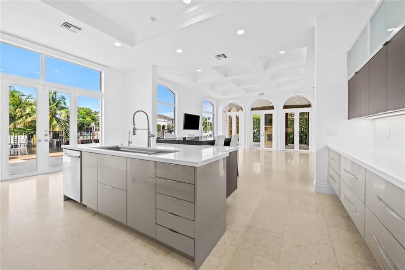 Image 20 of 42 For 861 Nafa Dr  