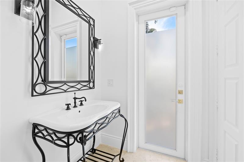 Image 24 of 42 For 861 Nafa Dr  