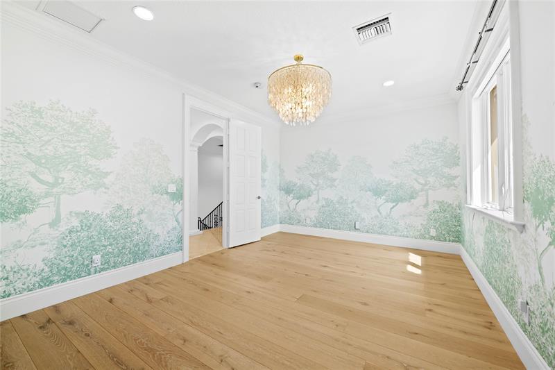 Image 31 of 42 For 861 Nafa Dr  