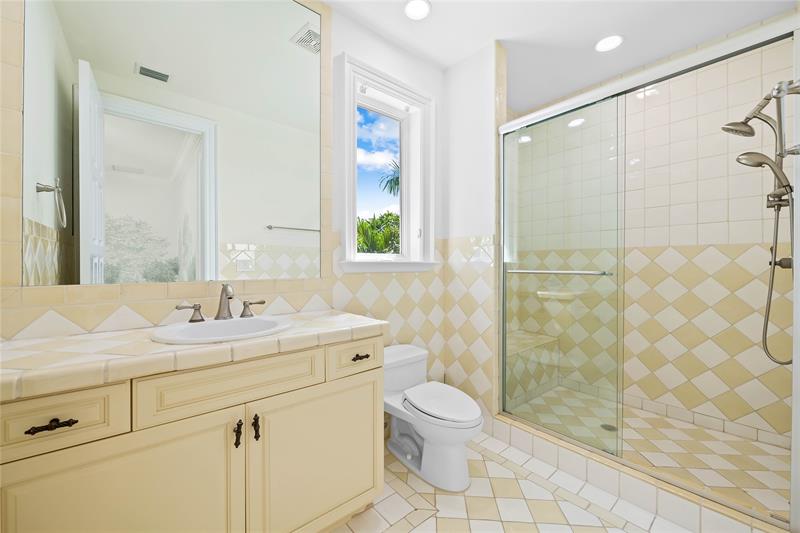 Image 32 of 42 For 861 Nafa Dr  