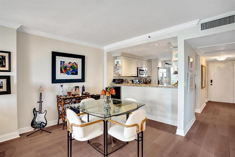 Image 14 of 36 For 20 Royal Palm Way  501