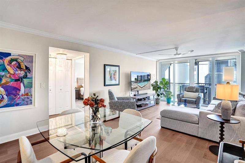 Image 17 of 36 For 20 Royal Palm Way  501