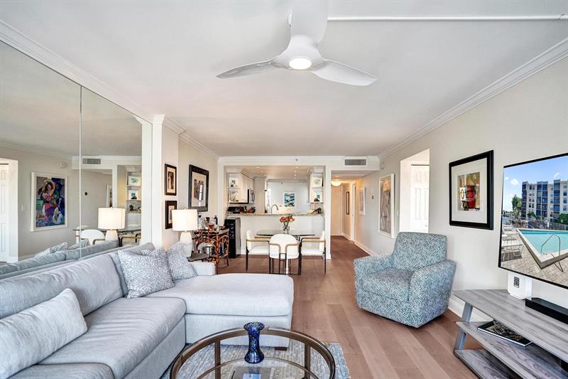 Image 18 of 36 For 20 Royal Palm Way  501