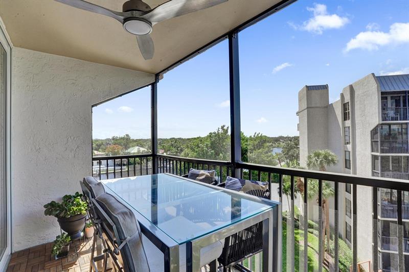 Image 22 of 36 For 20 Royal Palm Way  501