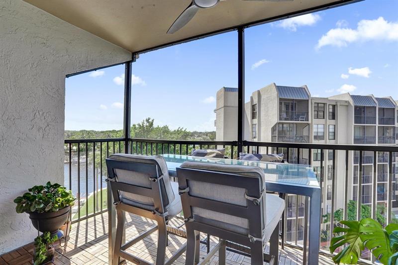 Image 23 of 36 For 20 Royal Palm Way  501