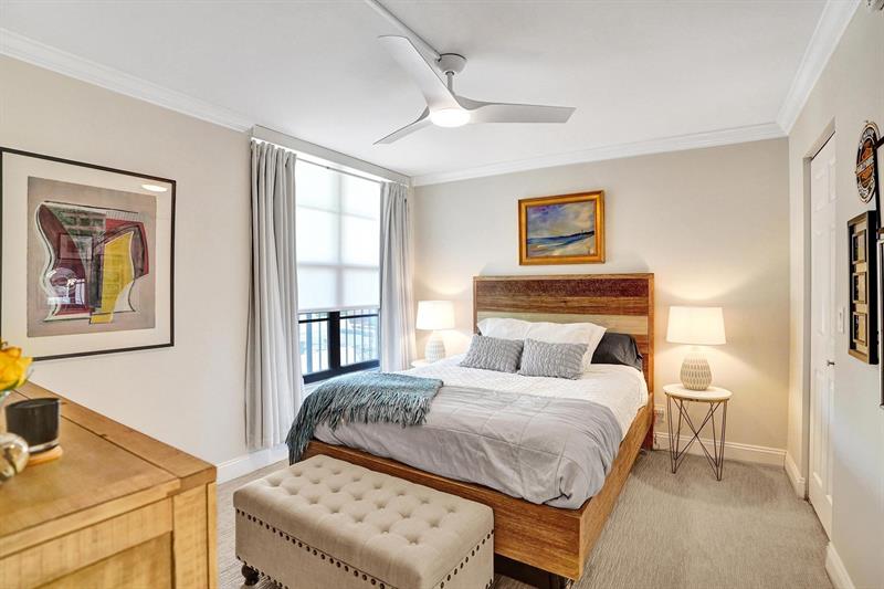 Image 31 of 36 For 20 Royal Palm Way  501