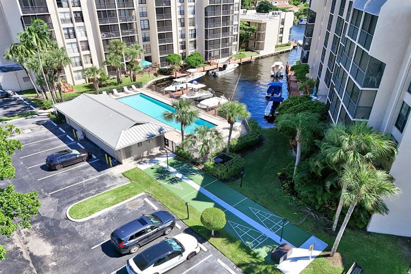 Image 6 of 36 For 20 Royal Palm Way  501