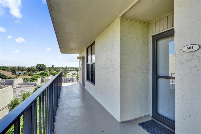 Image 8 of 36 For 20 Royal Palm Way  501