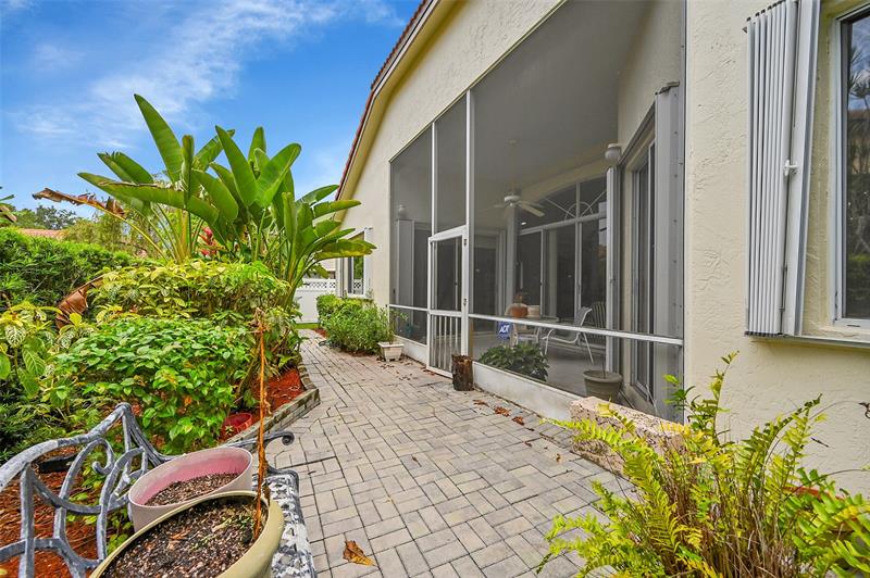 Image 12 of 41 For 5791 48th Dr