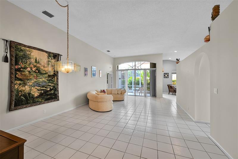 Image 14 of 41 For 5791 48th Dr