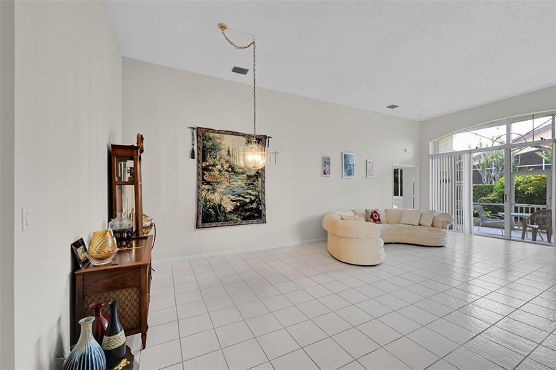 Image 15 of 41 For 5791 48th Dr