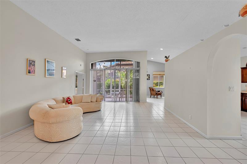 Image 16 of 41 For 5791 48th Dr