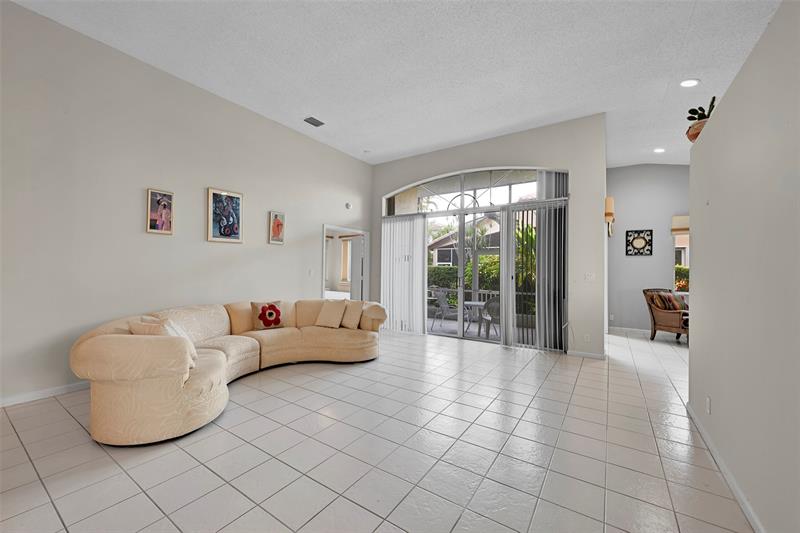 Image 17 of 41 For 5791 48th Dr