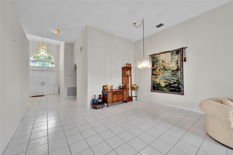 Image 18 of 41 For 5791 48th Dr