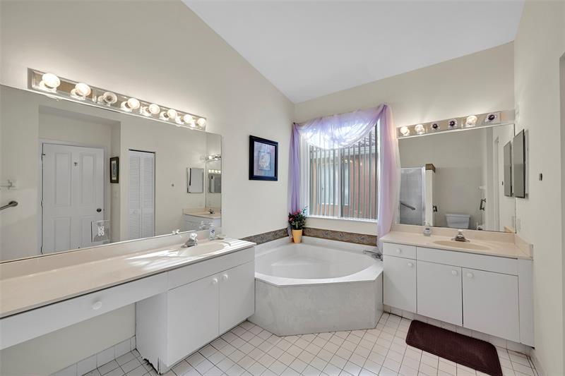 Image 24 of 41 For 5791 48th Dr