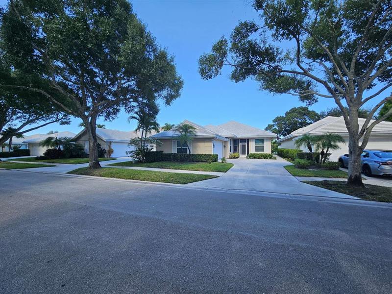 Image 4 of 24 For 1025 Bedford Ave