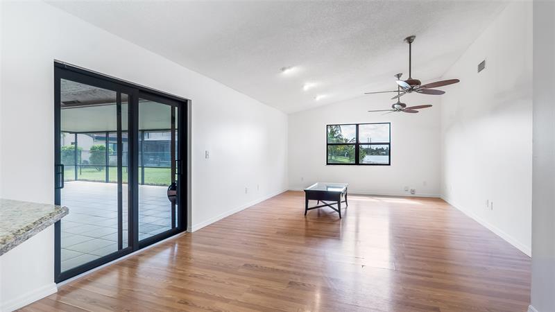 Image 12 of 49 For 15600 Huntridge Rd