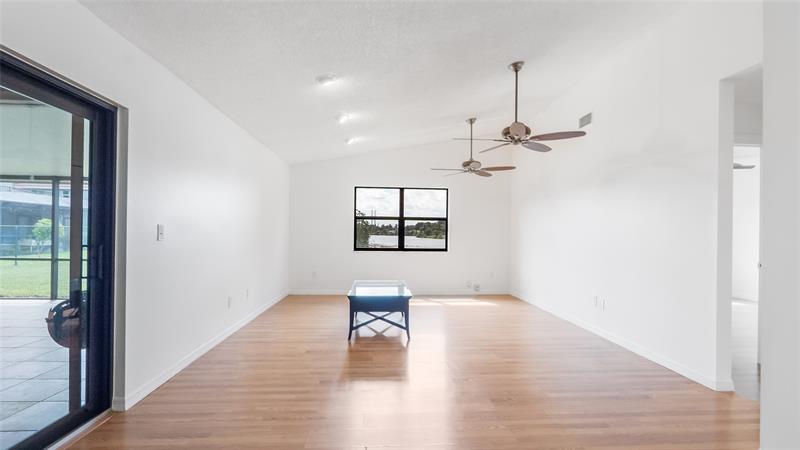 Image 13 of 49 For 15600 Huntridge Rd