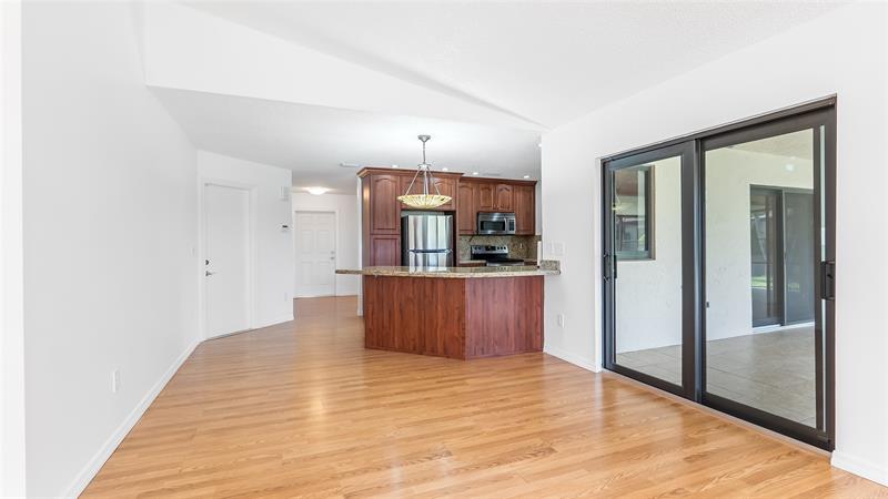 Image 16 of 49 For 15600 Huntridge Rd