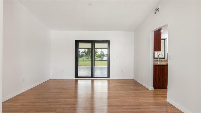 Image 22 of 49 For 15600 Huntridge Rd