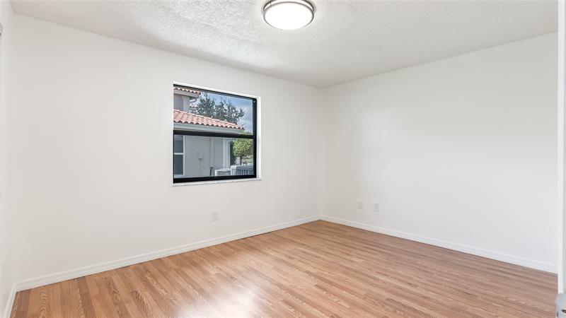 Image 31 of 49 For 15600 Huntridge Rd