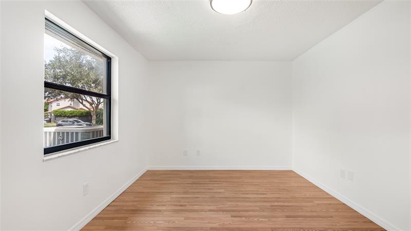 Image 32 of 49 For 15600 Huntridge Rd