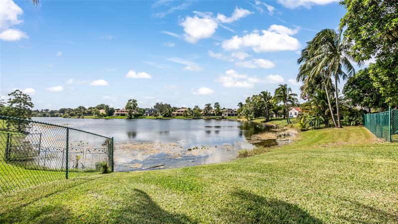 Image 38 of 49 For 15600 Huntridge Rd