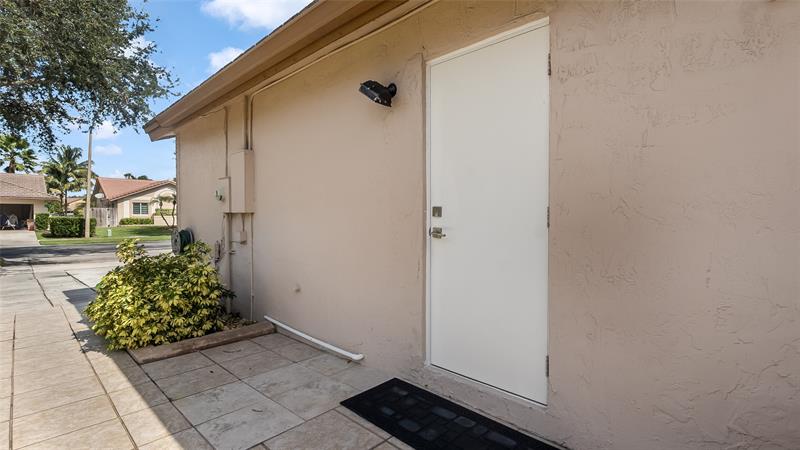 Image 44 of 49 For 15600 Huntridge Rd