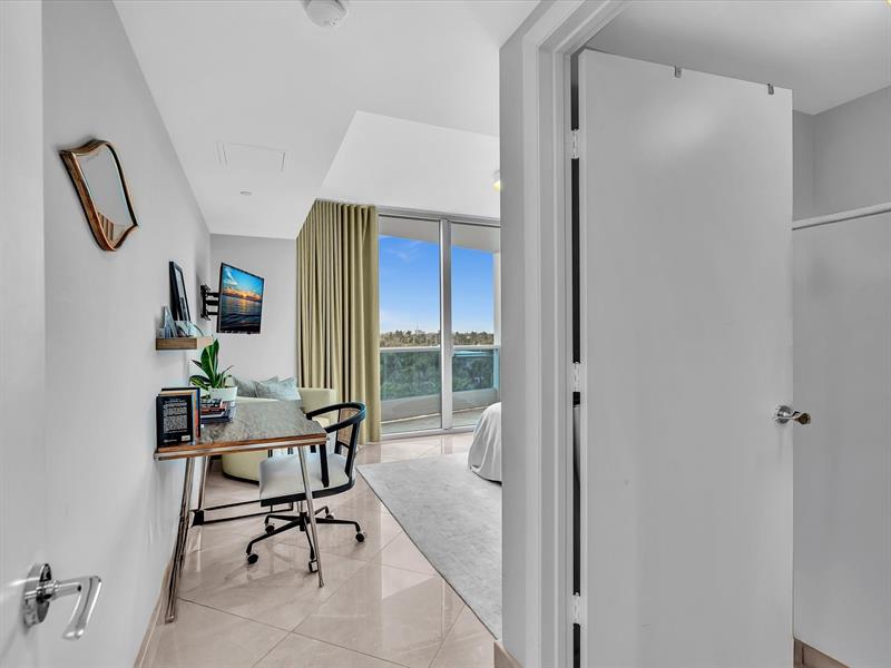 Image 26 of 53 For 1600 Ocean Blvd  403