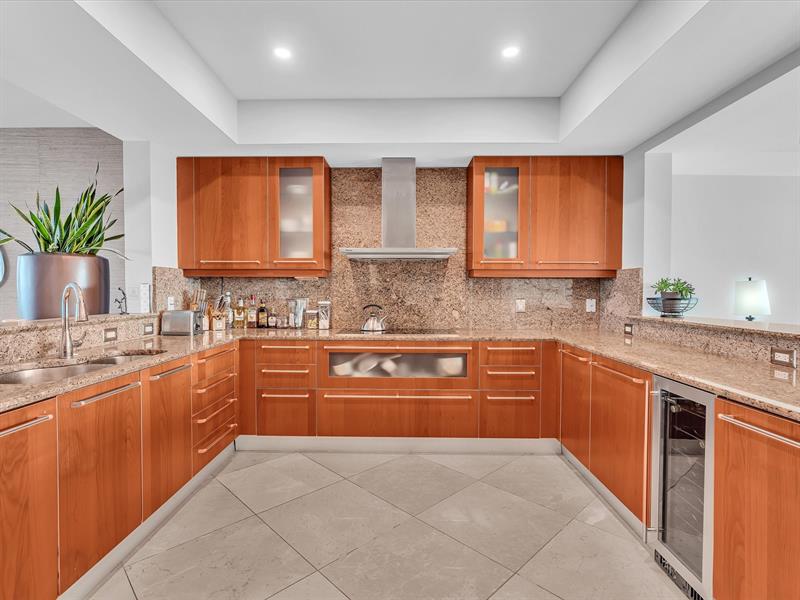 Image 43 of 53 For 1600 Ocean Blvd  403