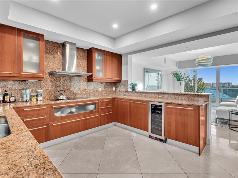 Image 44 of 53 For 1600 Ocean Blvd  403