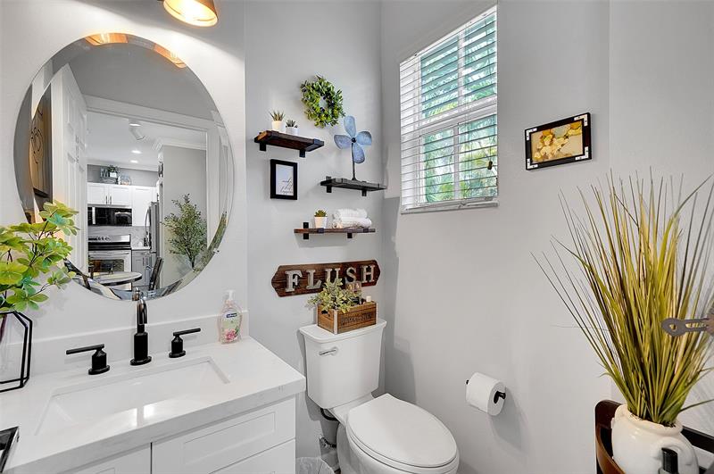 Image 11 of 51 For 2512 14th Ave  503