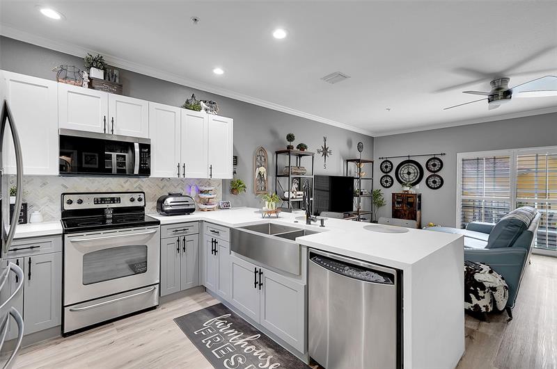 Image 15 of 51 For 2512 14th Ave  503