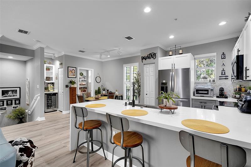 Image 18 of 51 For 2512 14th Ave  503