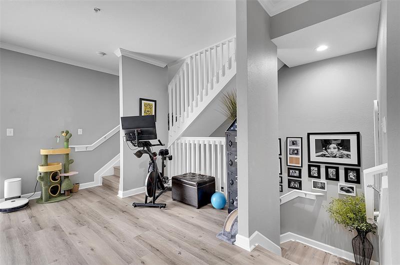 Image 19 of 51 For 2512 14th Ave  503