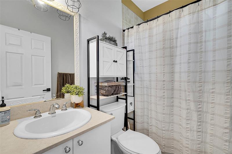 Image 29 of 51 For 2512 14th Ave  503