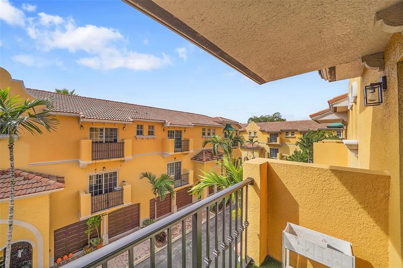 Image 40 of 51 For 2512 14th Ave  503