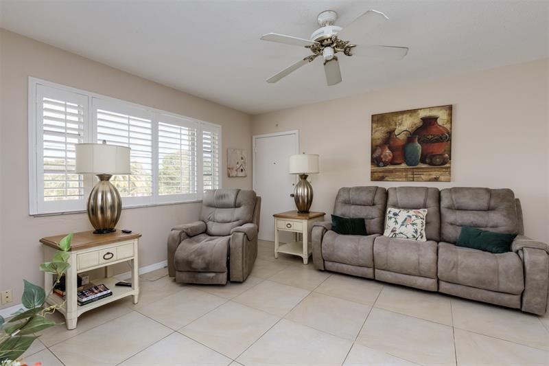 Image 10 of 27 For 350 Cypress Rd  522